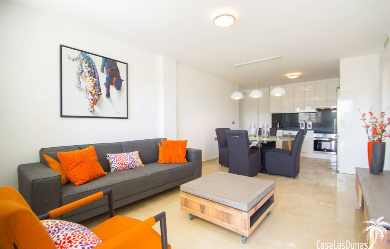  Diese schönen, sehr kompletten Wohnungen in Villamartin befinden sich im Bau. Die Ausstattung beinhaltet: voll installierte Klimaanlage, Weißwarenpak