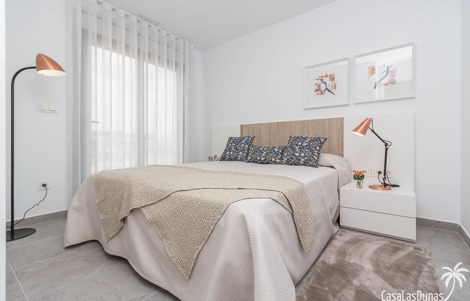  Luxuriöse Wohnanlage bestehend aus wunderschönen Apartments mit Blick auf den Salzsee von Torrevieja. Die Apartments verfügen über 3 geräumige Schlaf