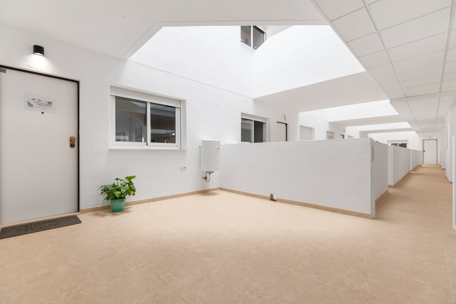  In der charmanten Stadt Orihuela gelegen, bietet diese Wohnanlage eine Vielzahl von Wohnoptionen, die unterschiedlichen Bedürfnissen und Lebensstilen