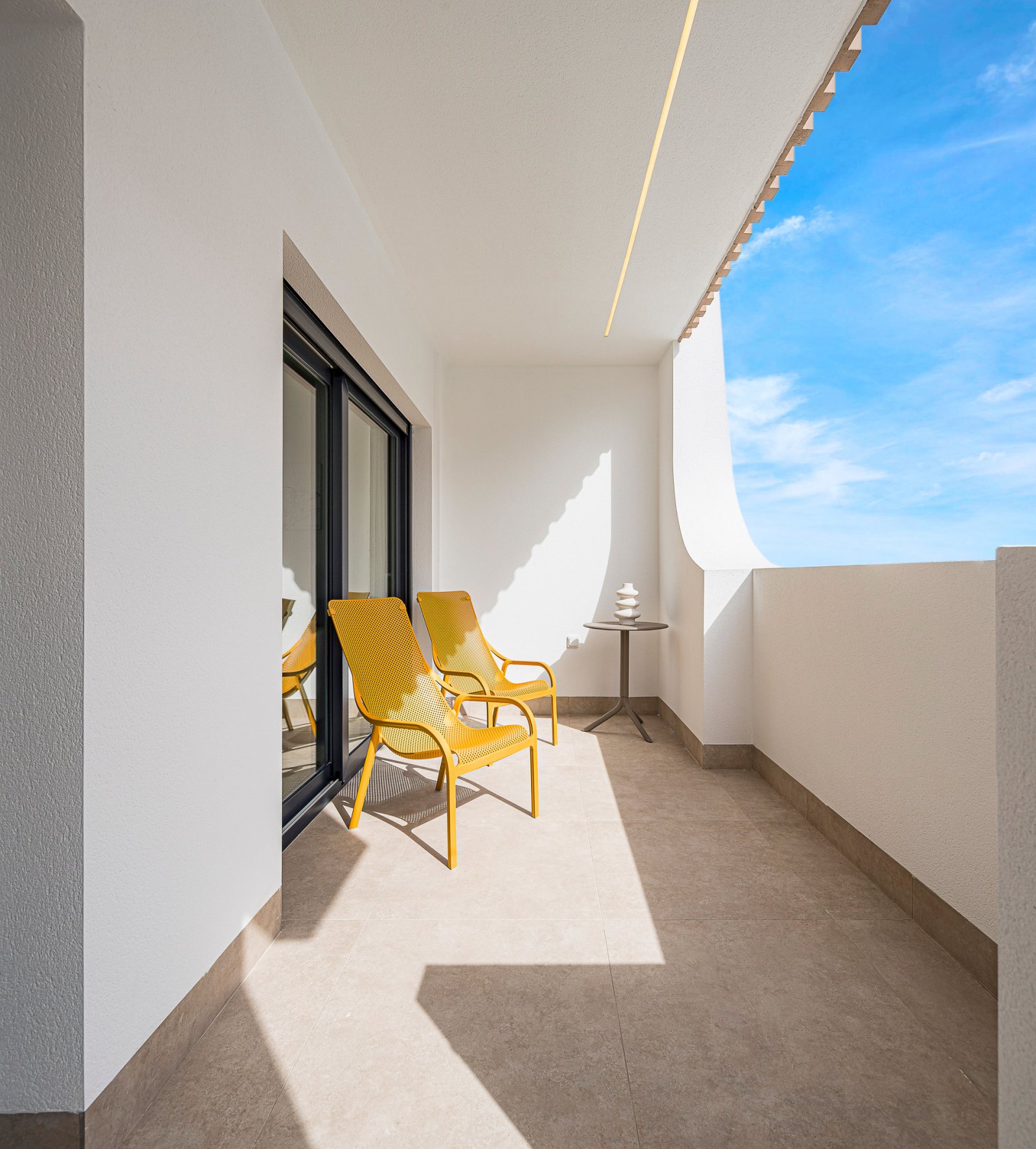  In der charmanten Stadt San Pedro del Pinatar gelegen, bietet diese Wohnanlage ein einzigartiges Wohnerlebnis mit Meerblick. Die Nähe zur Küste, nur 