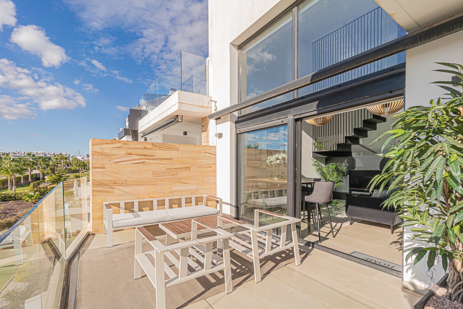  Dieses außergewöhnliche Duplex-Penthouse im exklusiven Muna Spa &amp; Resort in Los Dolses bietet eine seltene Kombination aus Luxus, Großzügigkeit u