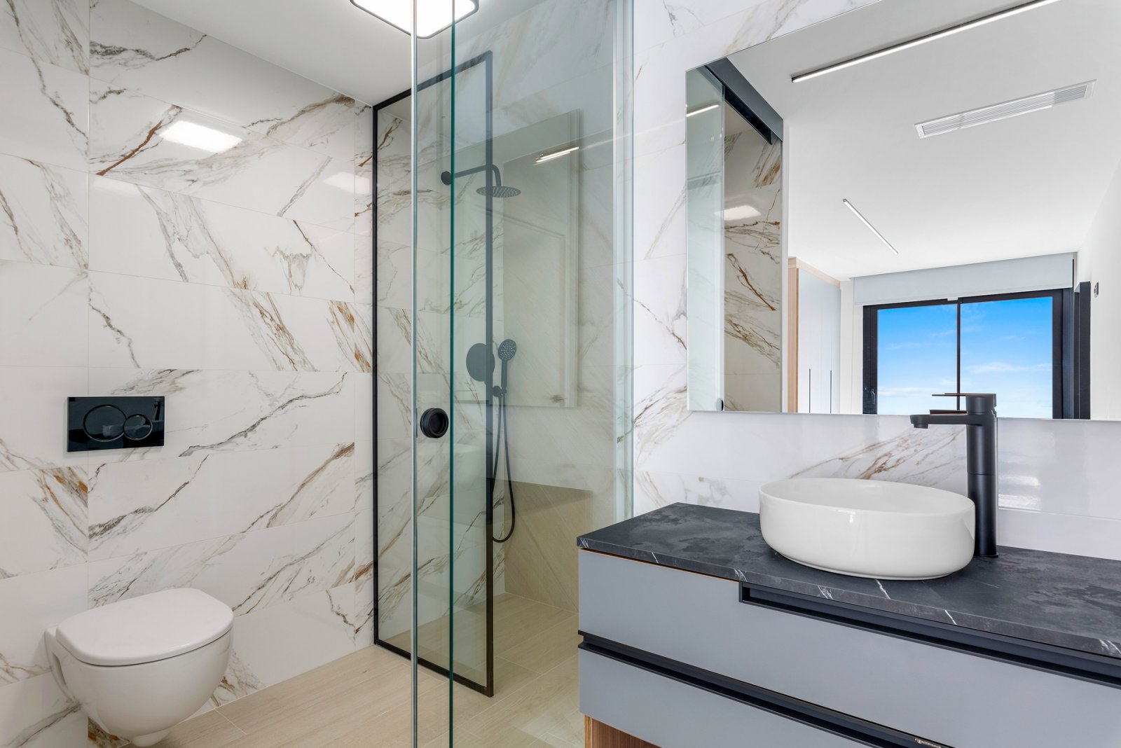  EINE AUSSERGEWÖHNLICHE INVESTITIONSMÖGLICHKEIT, DIE SIE NICHT VERPASSEN SOLLTEN!
Wunderschöne neue Wohnanlage mit lizenzierten Touristenapp