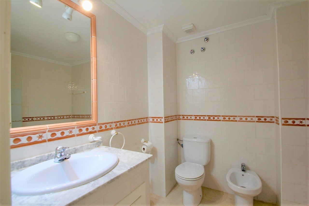   East facing apartment with lovely views over the communal green zone and pool. &amp;#13;&amp;#13;
The apartment distributes over an open p