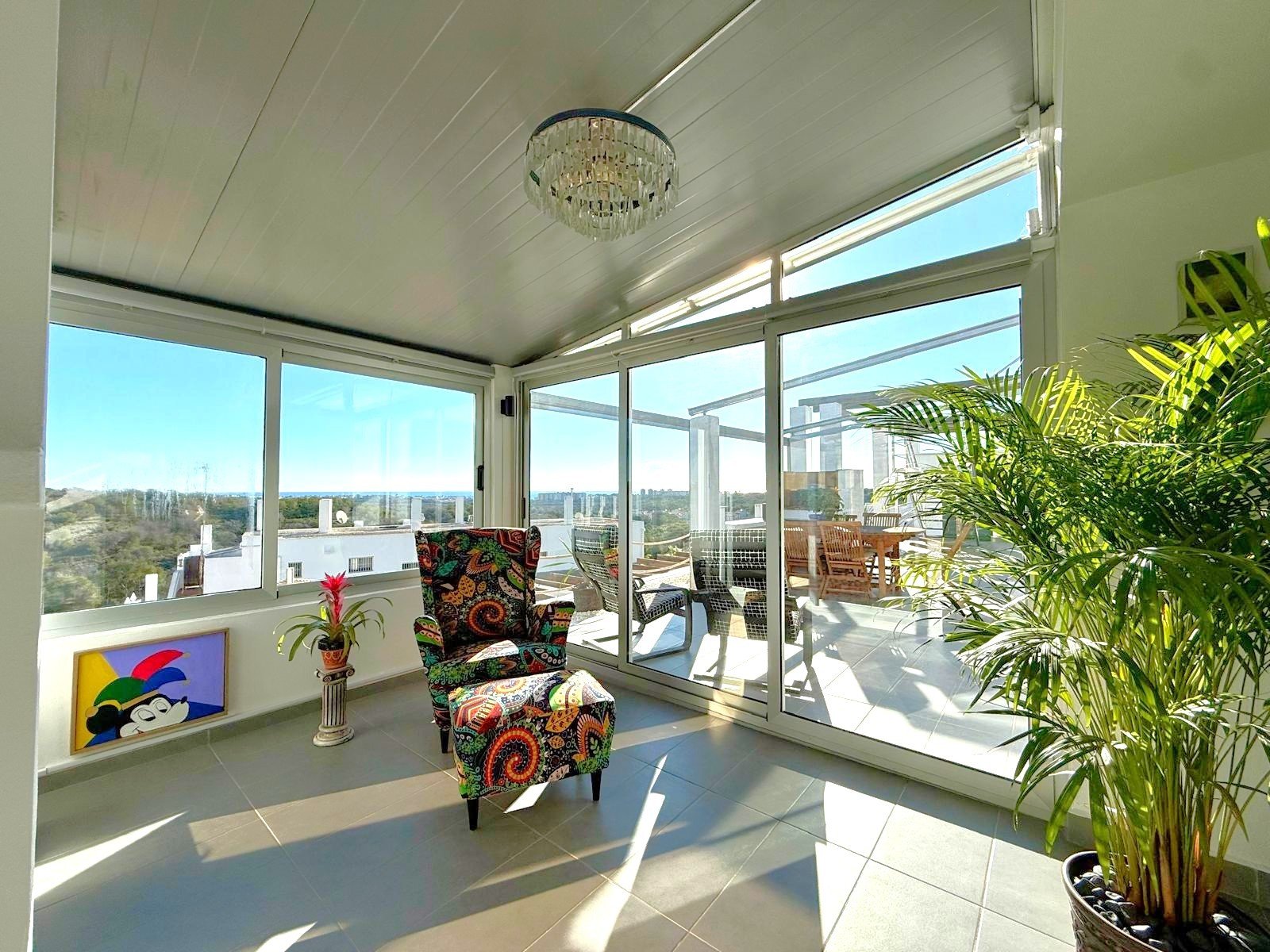   A 132 m2, large, bright and well distributed 3 bed 3 bath property.&amp;#13;&amp;#13;
The stunning entrance hall is followed by an approxi