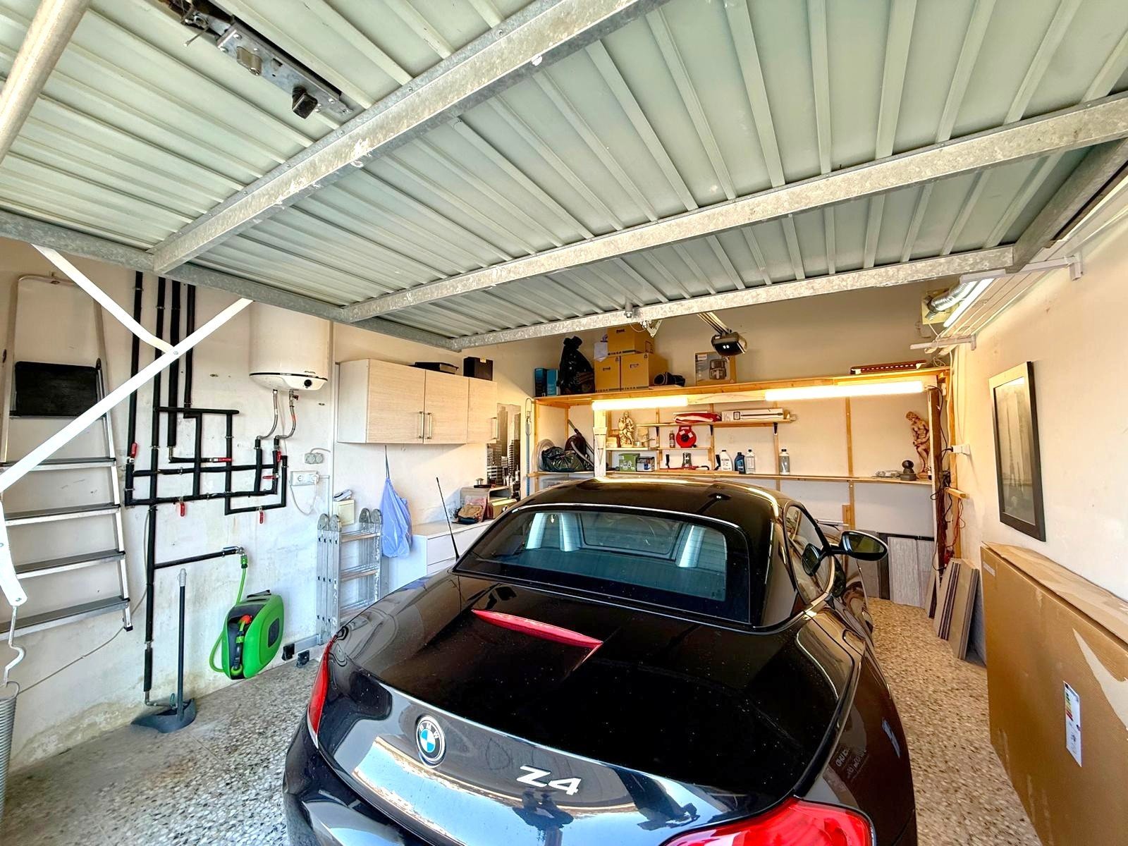   A 132 m2, large, bright and well distributed 3 bed 3 bath property.&amp;#13;&amp;#13;
The stunning entrance hall is followed by an approxi