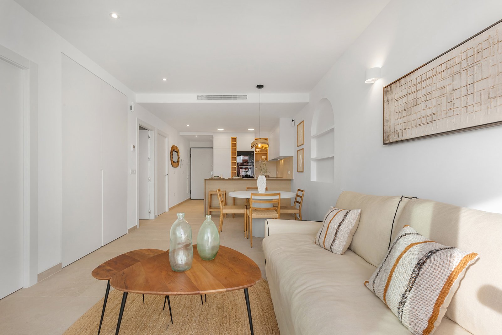  In der charmanten Stadt Los Alcázares gelegen, bietet diese Wohnanlage eine Auswahl von 22 Einheiten, darunter Wohnungen und Penthäuser. Für diejenig