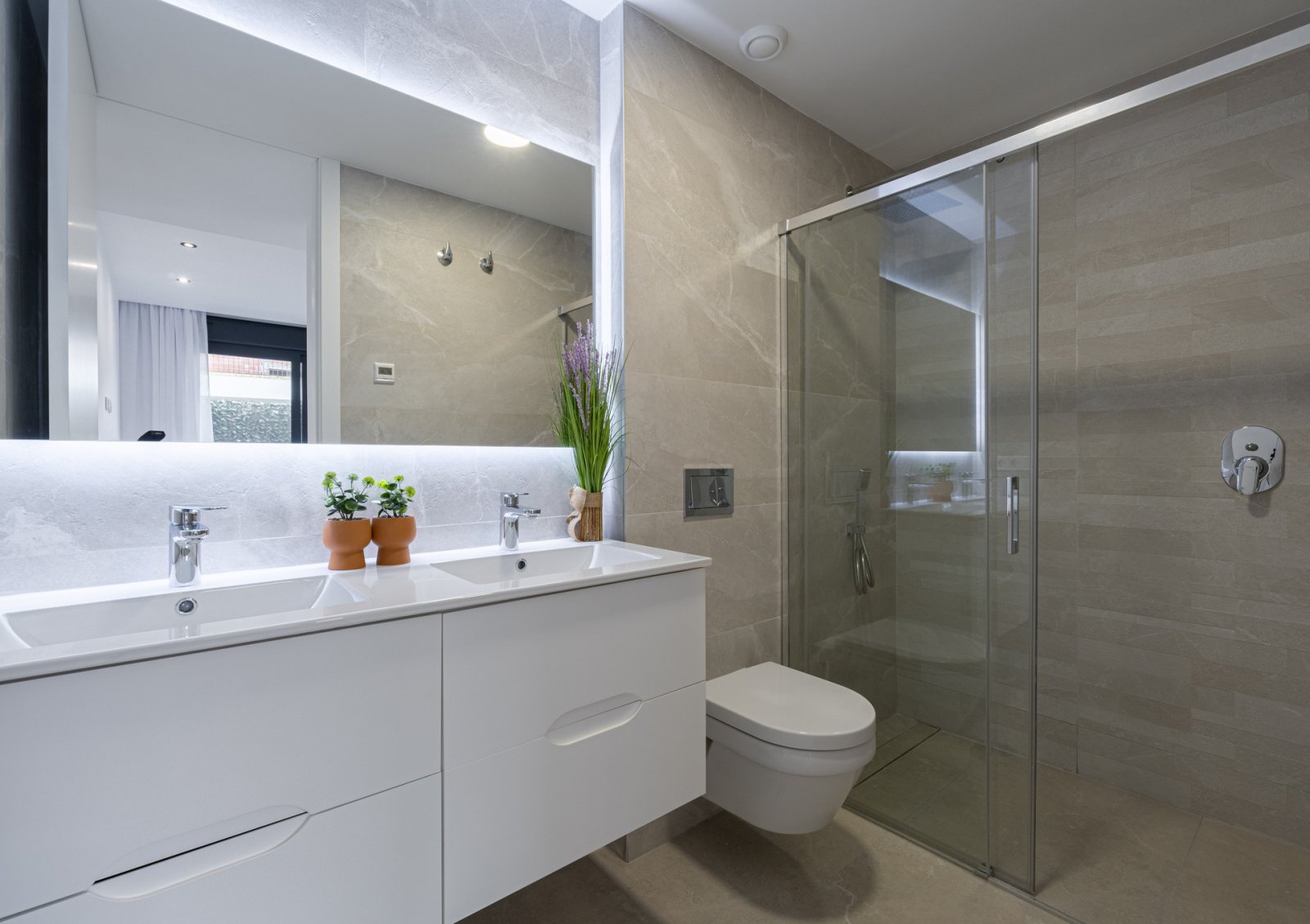  In der schönen Ortschaft Finestrat gelegen, bietet diese Wohnanlage eine Vielzahl von Wohnmöglichkeiten, die unterschiedlichen Bedürfnissen und Vorli