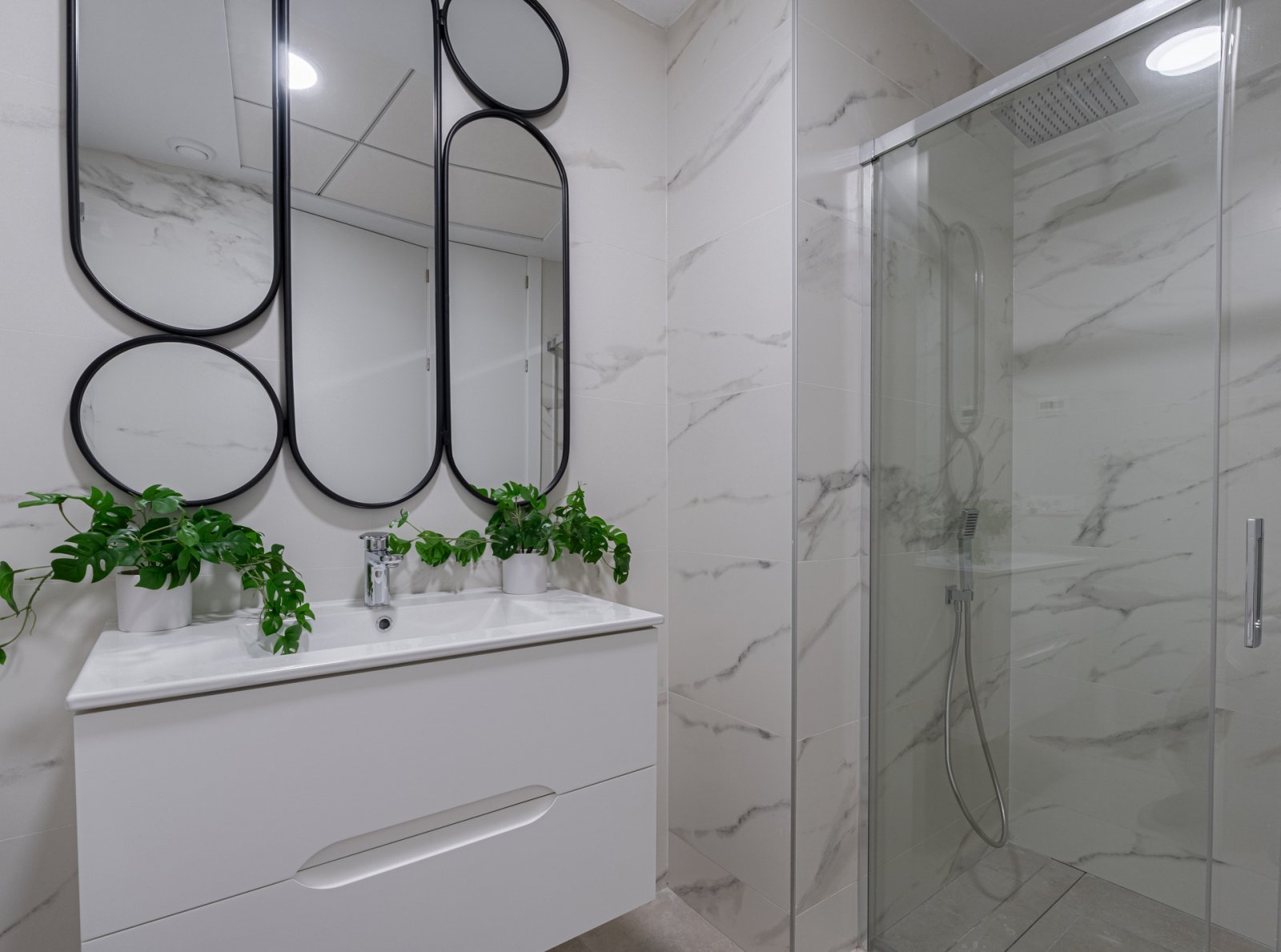  In der schönen Ortschaft Finestrat gelegen, bietet diese Wohnanlage eine Vielzahl von Wohnmöglichkeiten, die unterschiedlichen Bedürfnissen und Vorli