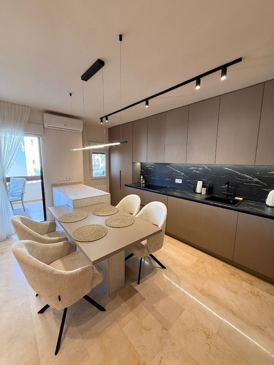   This beautifully renovated and fully furnished 138m² apartment offers spacious, modern living with high-quality finishes throughout. Designed for co