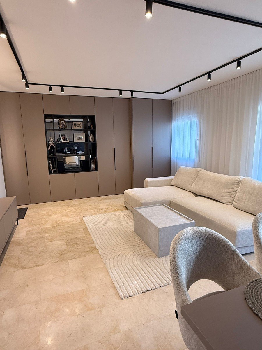   This beautifully renovated and fully furnished 138m² apartment offers spacious, modern living with high-quality finishes throughout. Designed for co