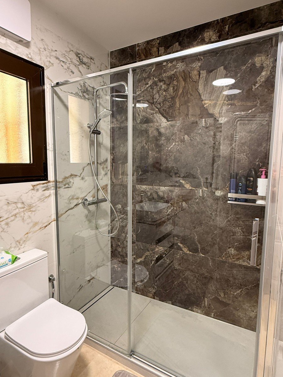   This beautifully renovated and fully furnished 138m² apartment offers spacious, modern living with high-quality finishes throughout. Designed for co