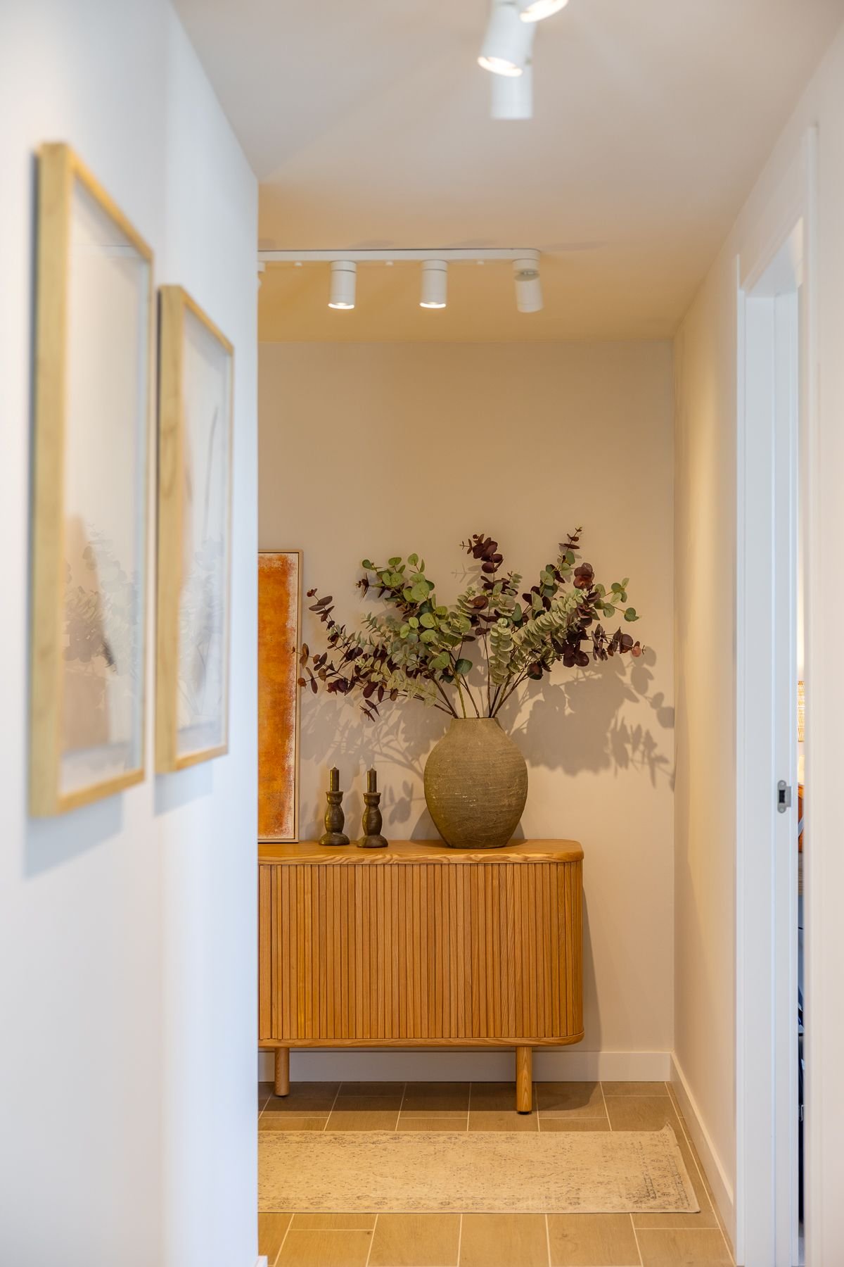  In der wunderschönen Stadt Calpe gelegen, bietet diese exklusive Wohnanlage eine Auswahl von 31 hochwertigen Wohnungen, darunter Apartments und Penth