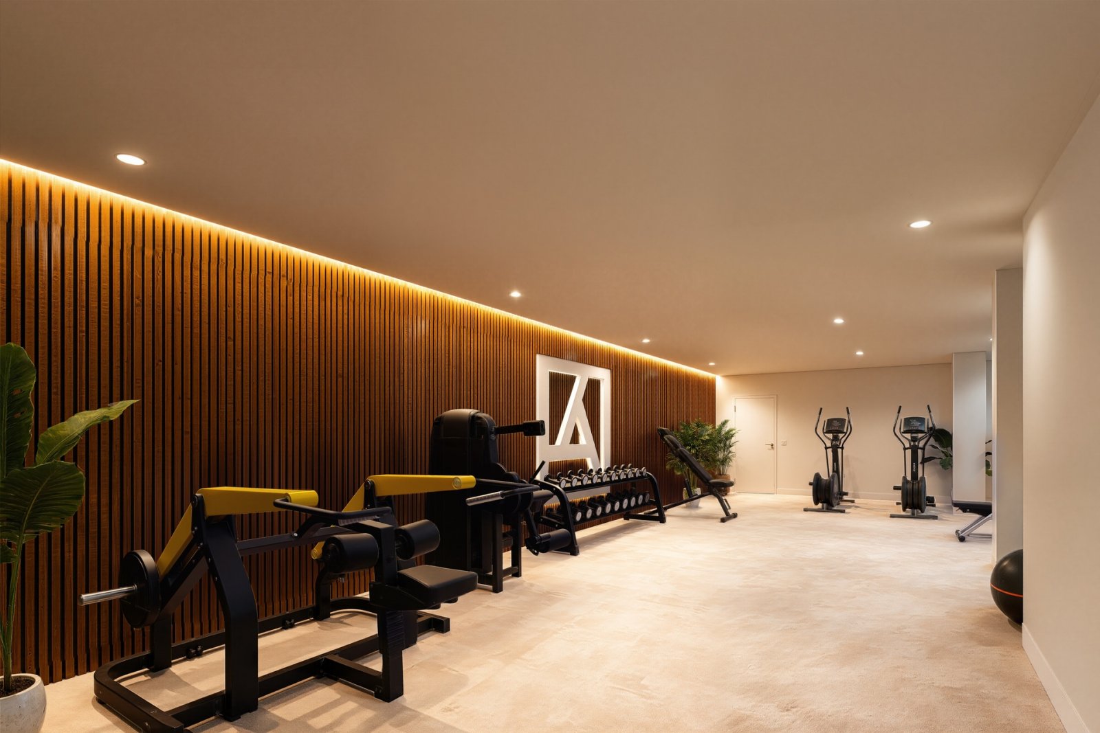  In der charmanten Stadt Los Alcázares gelegen, bietet diese exklusive Wohnanlage eine Auswahl von 32 Wohneinheiten, darunter Apartments, Erdgeschosse