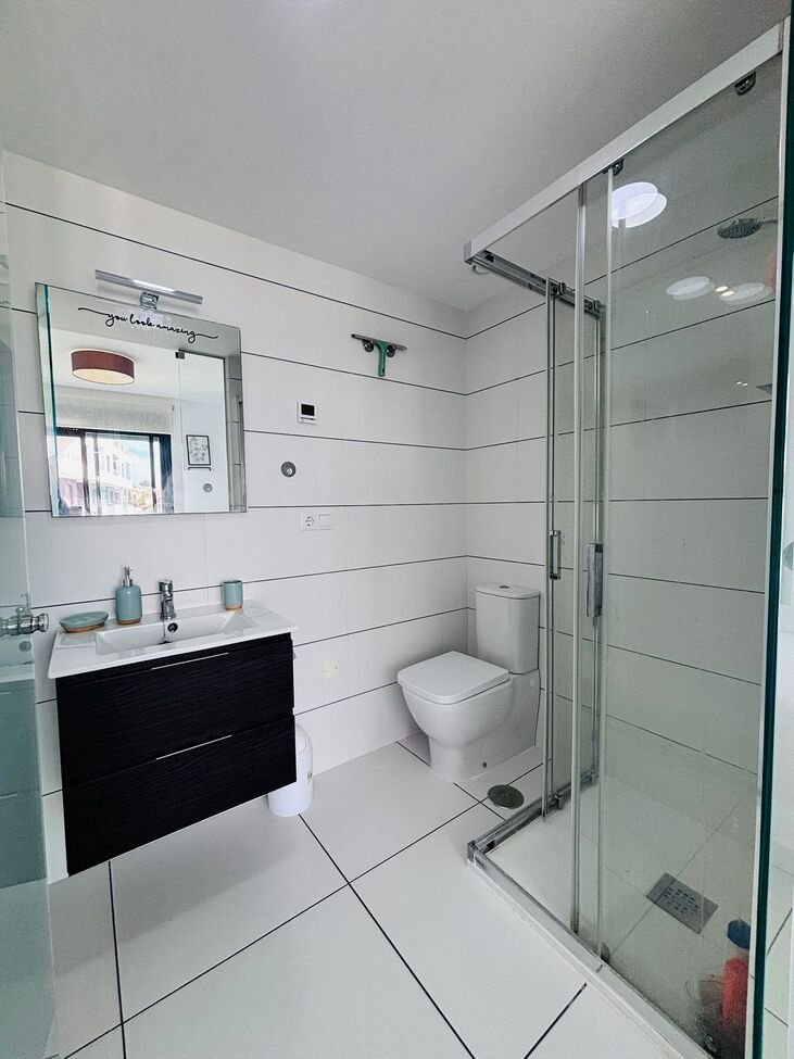   Beautifully presented second-floor apartment offering 2 bedrooms and 2 bathrooms, located in a sought-after gated community near Villamartin Plaza.&