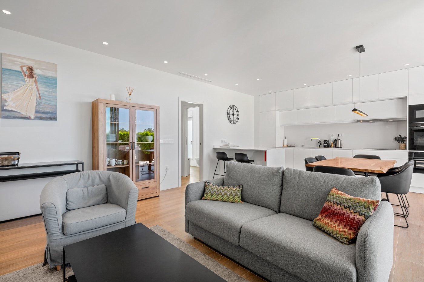  Erleben Sie mediterranes Wohnen der Extraklasse in diesem exklusiven Luxusapartment in der begehrten Wohnanlage Níspero innerhalb des Las Colinas Gol