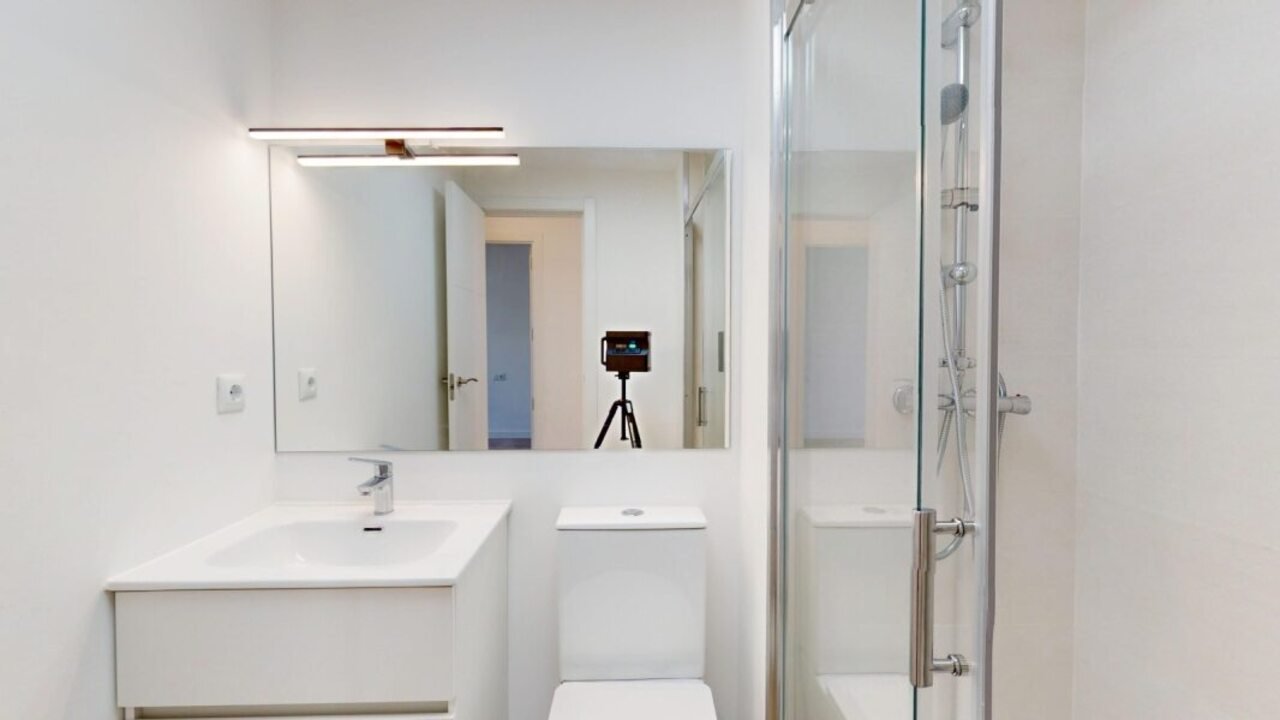   Prime Located Ground-Floor Bungalow in VillamartínTop draw renovated bungalow located in the heart of Villamartín, Orihuela Costa. Just fully refurb