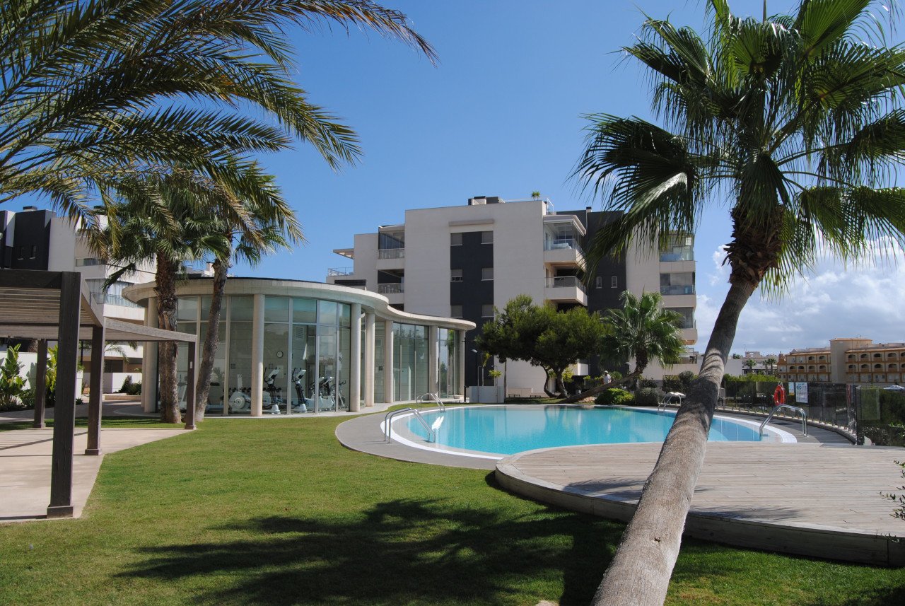  Entdecken Sie gehobenes mediterranes Wohnen in diesem wunderschön gepflegten Penthouse-Apartment mit Südwestausrichtung in der begehrten Wohnanlage G