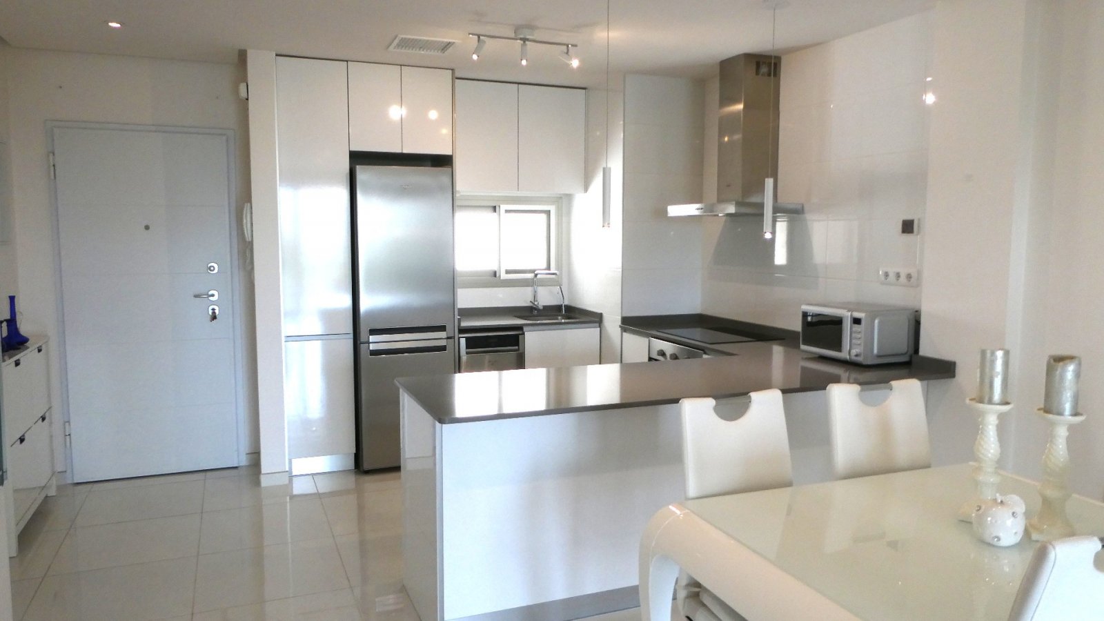  Entdecken Sie gehobenes mediterranes Wohnen in diesem wunderschön gepflegten Penthouse-Apartment mit Südwestausrichtung in der begehrten Wohnanlage G