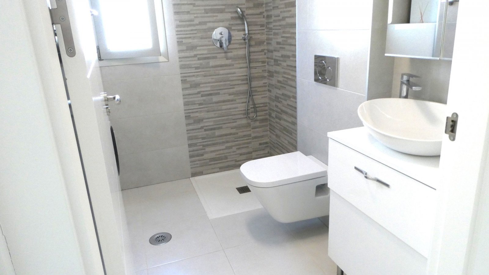  Entdecken Sie gehobenes mediterranes Wohnen in diesem wunderschön gepflegten Penthouse-Apartment mit Südwestausrichtung in der begehrten Wohnanlage G