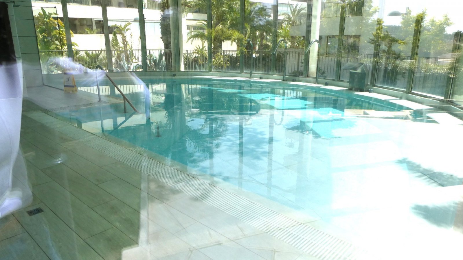  Entdecken Sie gehobenes mediterranes Wohnen in diesem wunderschön gepflegten Penthouse-Apartment mit Südwestausrichtung in der begehrten Wohnanlage G