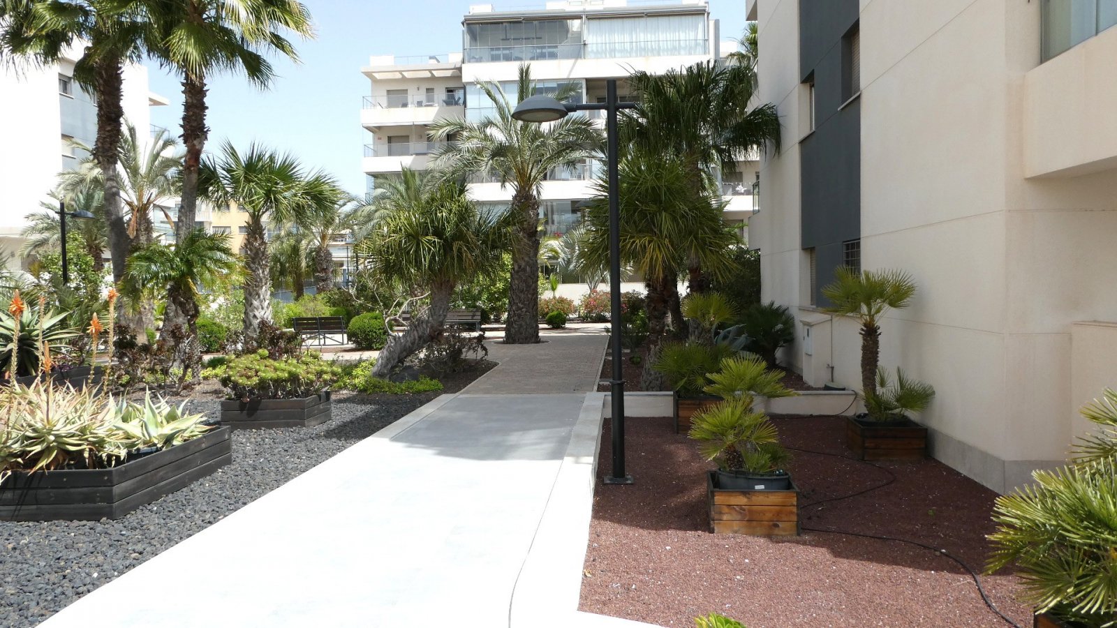  Entdecken Sie gehobenes mediterranes Wohnen in diesem wunderschön gepflegten Penthouse-Apartment mit Südwestausrichtung in der begehrten Wohnanlage G