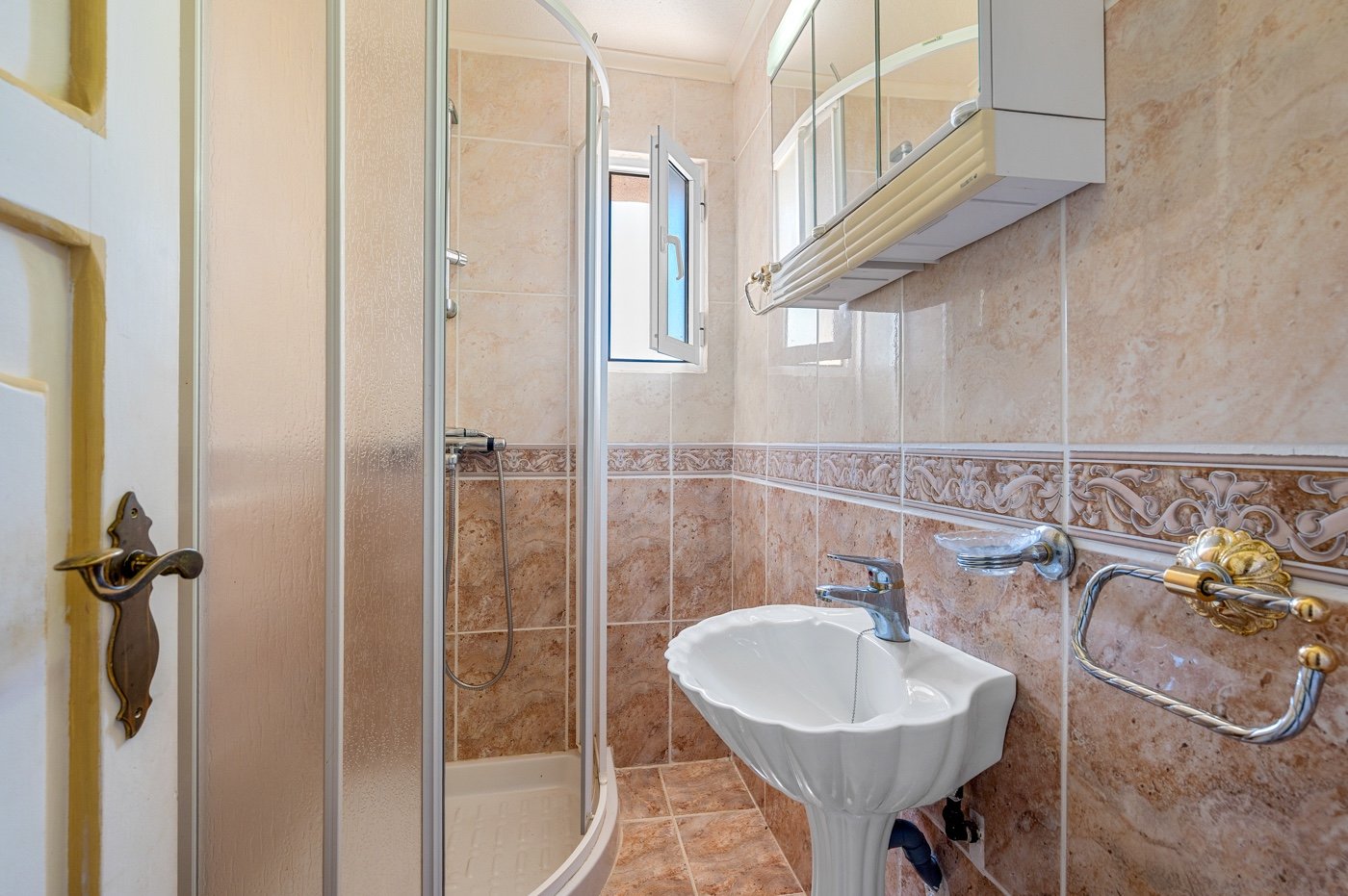   We present a&amp;amp;nbsp;rare opportunity&amp;amp;nbsp;in one of&amp;amp;nbsp;Benidorm’s most privileged locations: right next to the iconic&amp;am