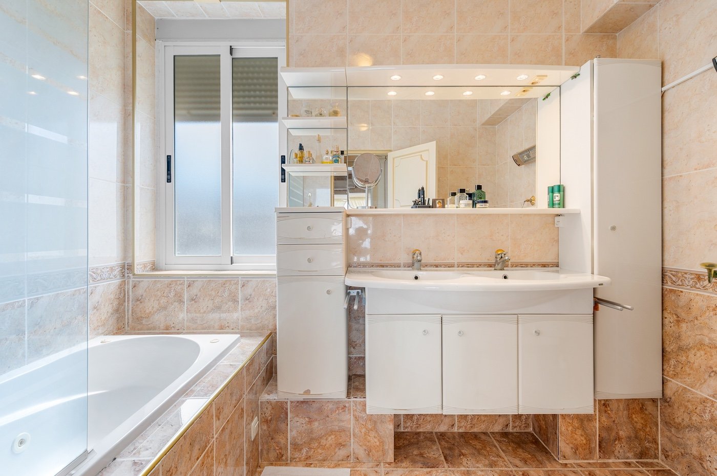   We present a&amp;amp;nbsp;rare opportunity&amp;amp;nbsp;in one of&amp;amp;nbsp;Benidorm’s most privileged locations: right next to the iconic&amp;am