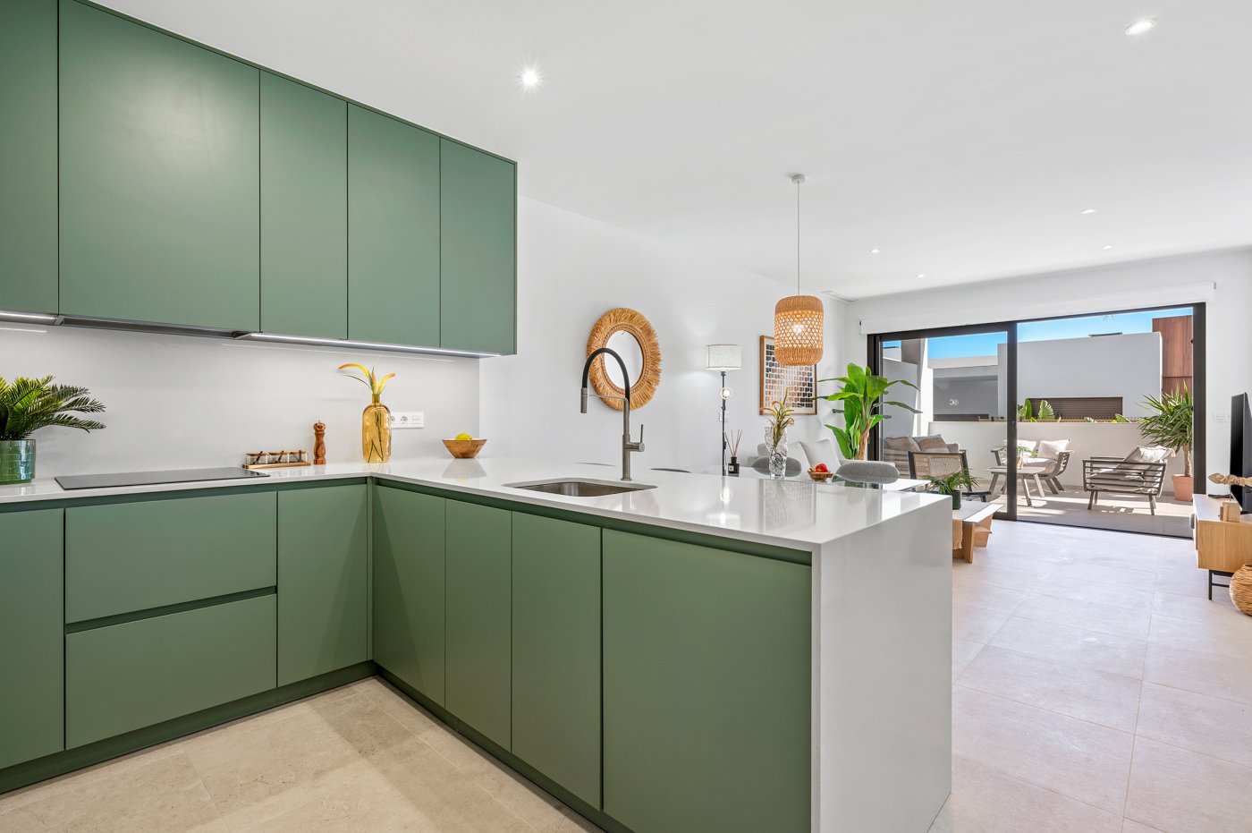  Im charmanten Ort Los Alcázares gelegen, bietet diese exklusive Wohnanlage eine Auswahl von 16 Immobilien, darunter Apartments, Erdgeschosse und Pent