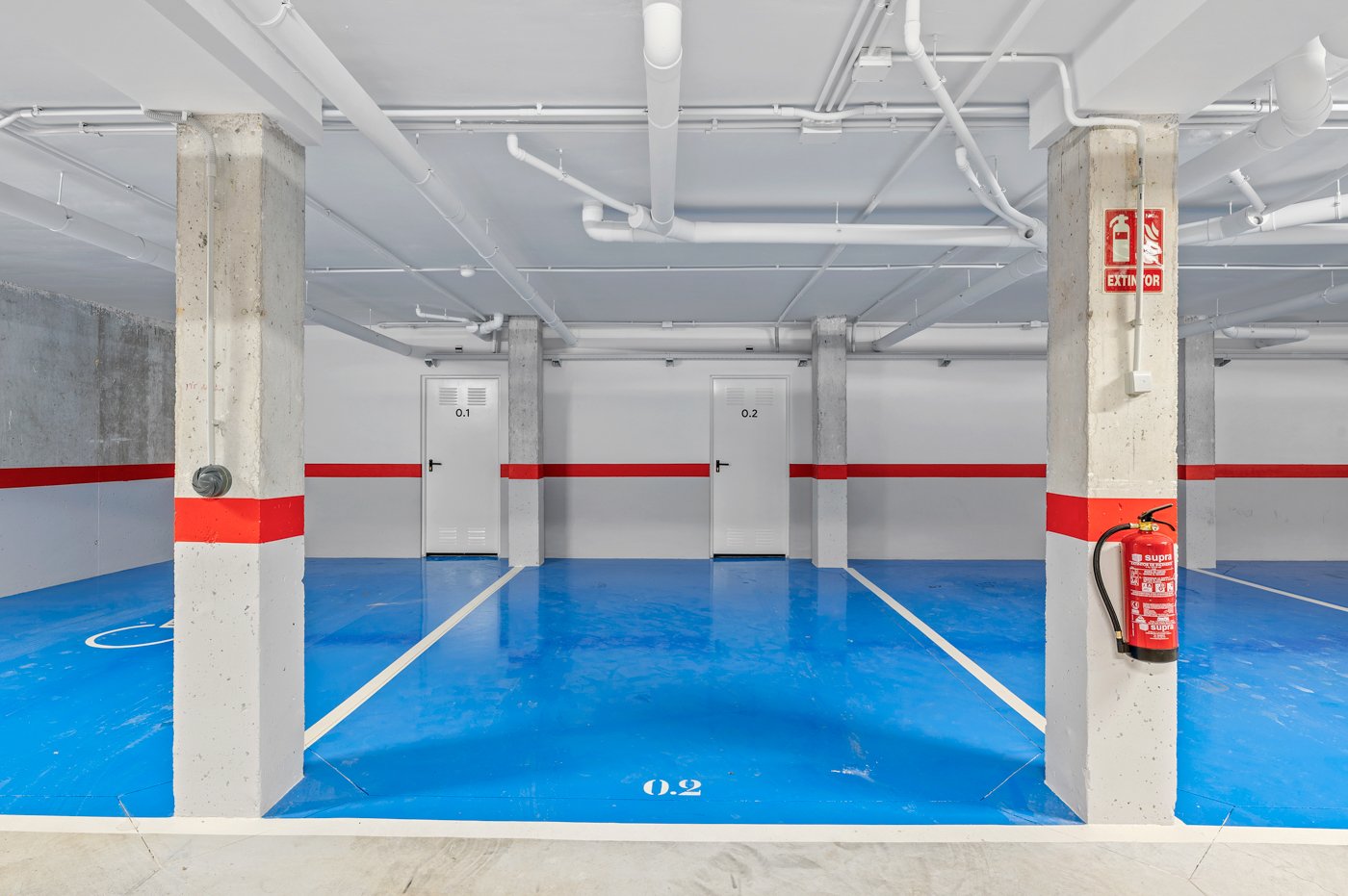  Im charmanten Ort Los Alcázares gelegen, bietet diese exklusive Wohnanlage eine Auswahl von 16 Immobilien, darunter Apartments, Erdgeschosse und Pent