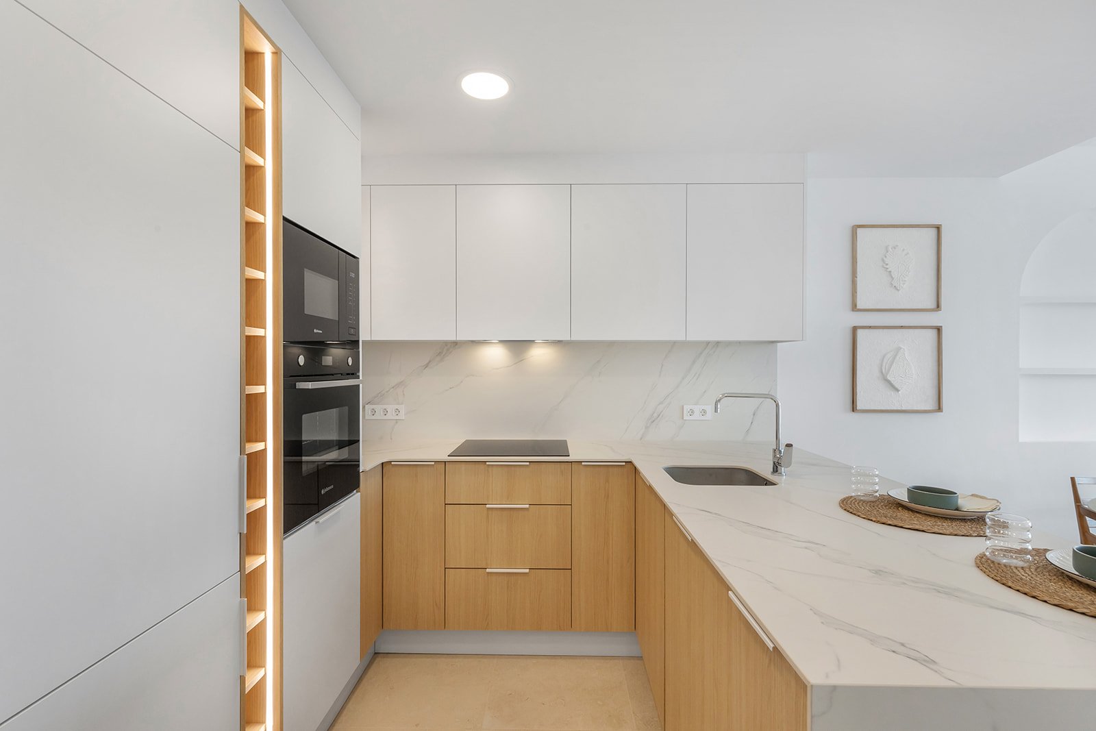  In der charmanten Stadt Los Alcázares gelegen, bietet diese Wohnanlage eine Auswahl von 22 Einheiten, darunter Wohnungen und Penthäuser. Für diejenig