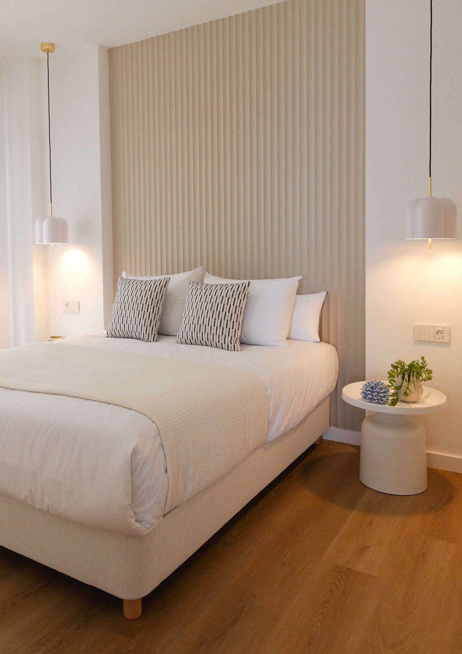  In der exklusiven Gegend von La Manga gelegen, bietet dieser Wohnkomplex ein einzigartiges Wohnerlebnis mit beeindruckendem Meerblick. Mit insgesamt 