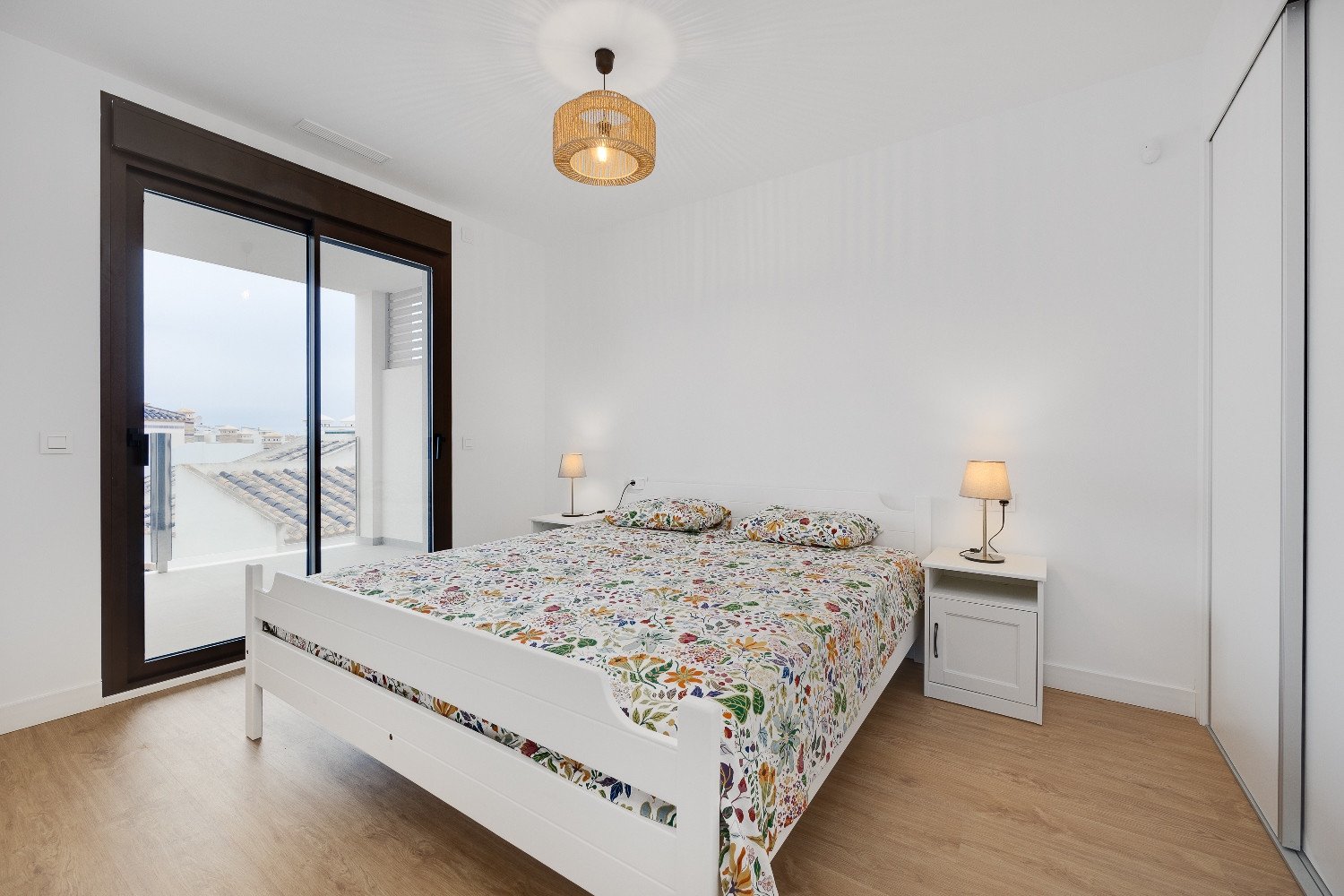  Brandneues Penthouse mit privatem Solarium in Villamartín, PAU 8 Orihuela Costa.  Entdecken Sie diese dritte Etage Penthouse mit Aufzug, in der belie