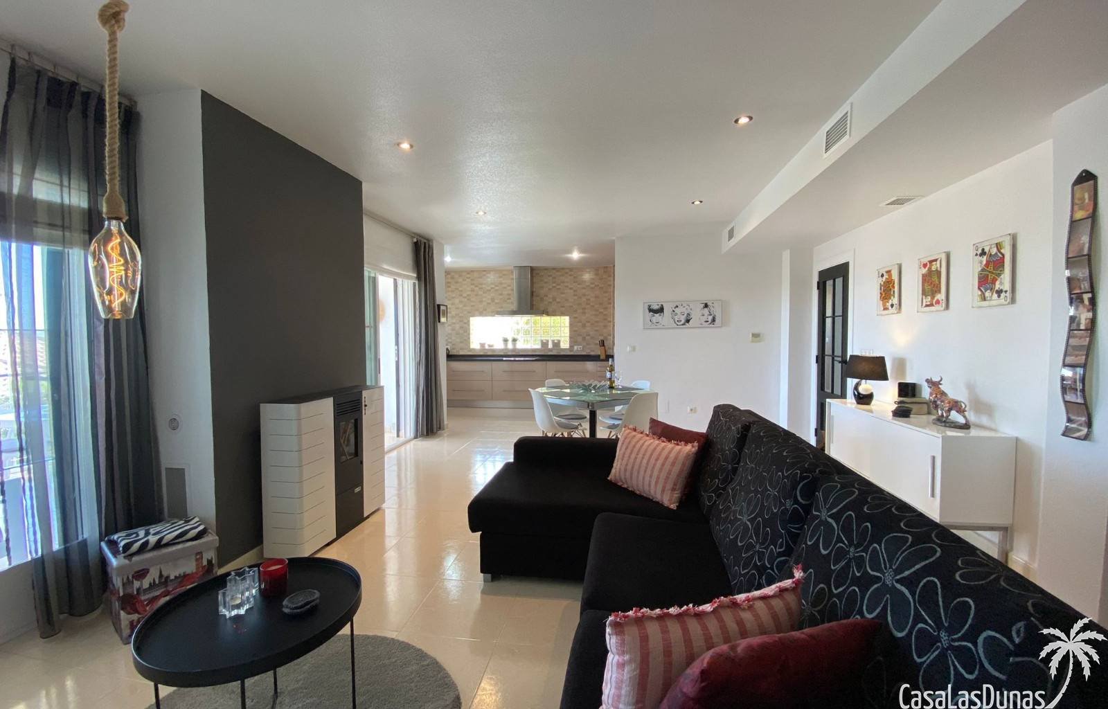  Die Villa El Sueño am Rande von La Marina (San Fulgencio) bietet dank ihrer erhöhten Lage einen luxuriösen Rückzugsort mit atemberaubendem Panoramabl