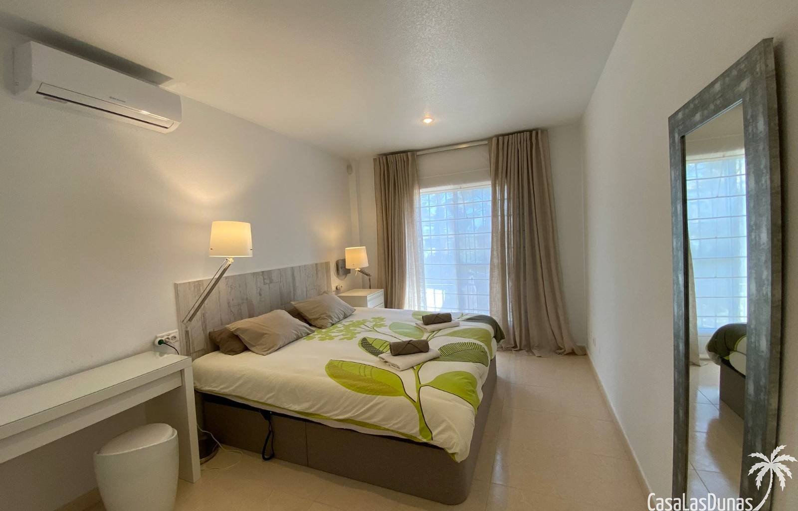  Die Villa El Sueño am Rande von La Marina (San Fulgencio) bietet dank ihrer erhöhten Lage einen luxuriösen Rückzugsort mit atemberaubendem Panoramabl