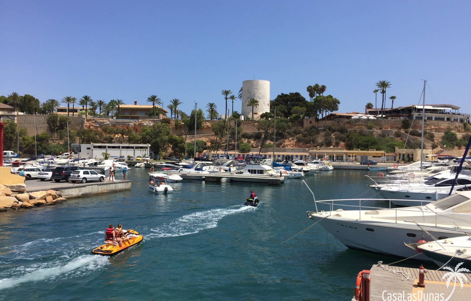  *Auf diesen Artikel erhalten Sie 10 % Rabatt, wenn er innerhalb von 2 Wochen eintrifft, solange er noch verfügbar ist.
 Ein Ferienhaus im Zentrum von