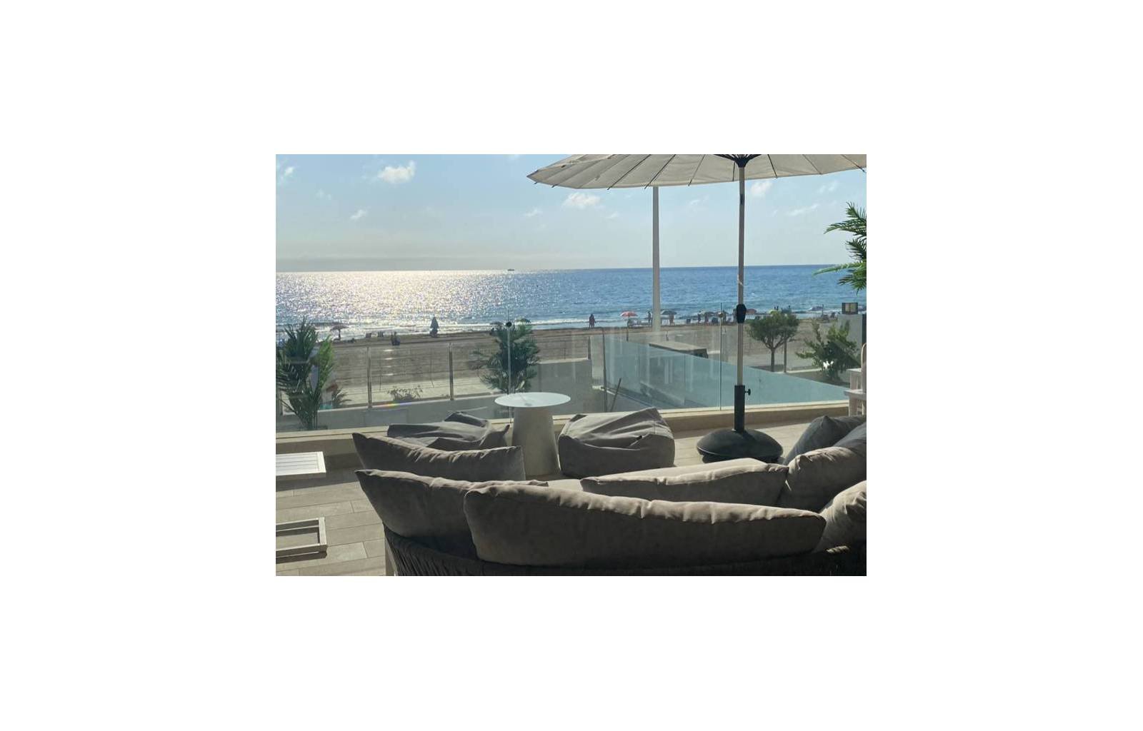  VILLA SUNRISE bietet ein unvergleichliches Urlaubserlebnis für diejenigen, die Luxus und Komfort in einer idyllischen Umgebung suchen. An der wunders