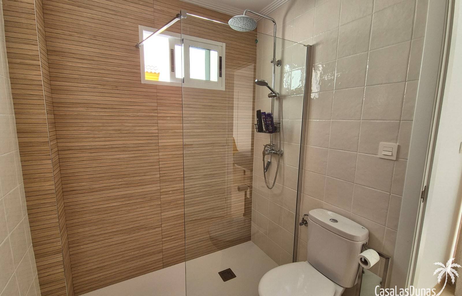  Willkommen in der Casa Bajo el Sol! Dieses wunderschöne Haus ist der perfekte Urlaubsort für alle, die Komfort und Bequemlichkeit suchen. Das charman