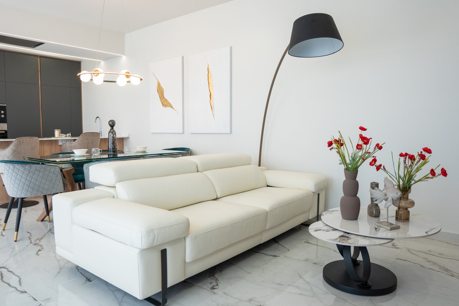  In der charmanten Ciudad Quesada gelegen, bietet diese exklusive Sammlung von 24 unabhängigen Wohnhäusern einen außergewöhnlichen Lebensstil. Entworf