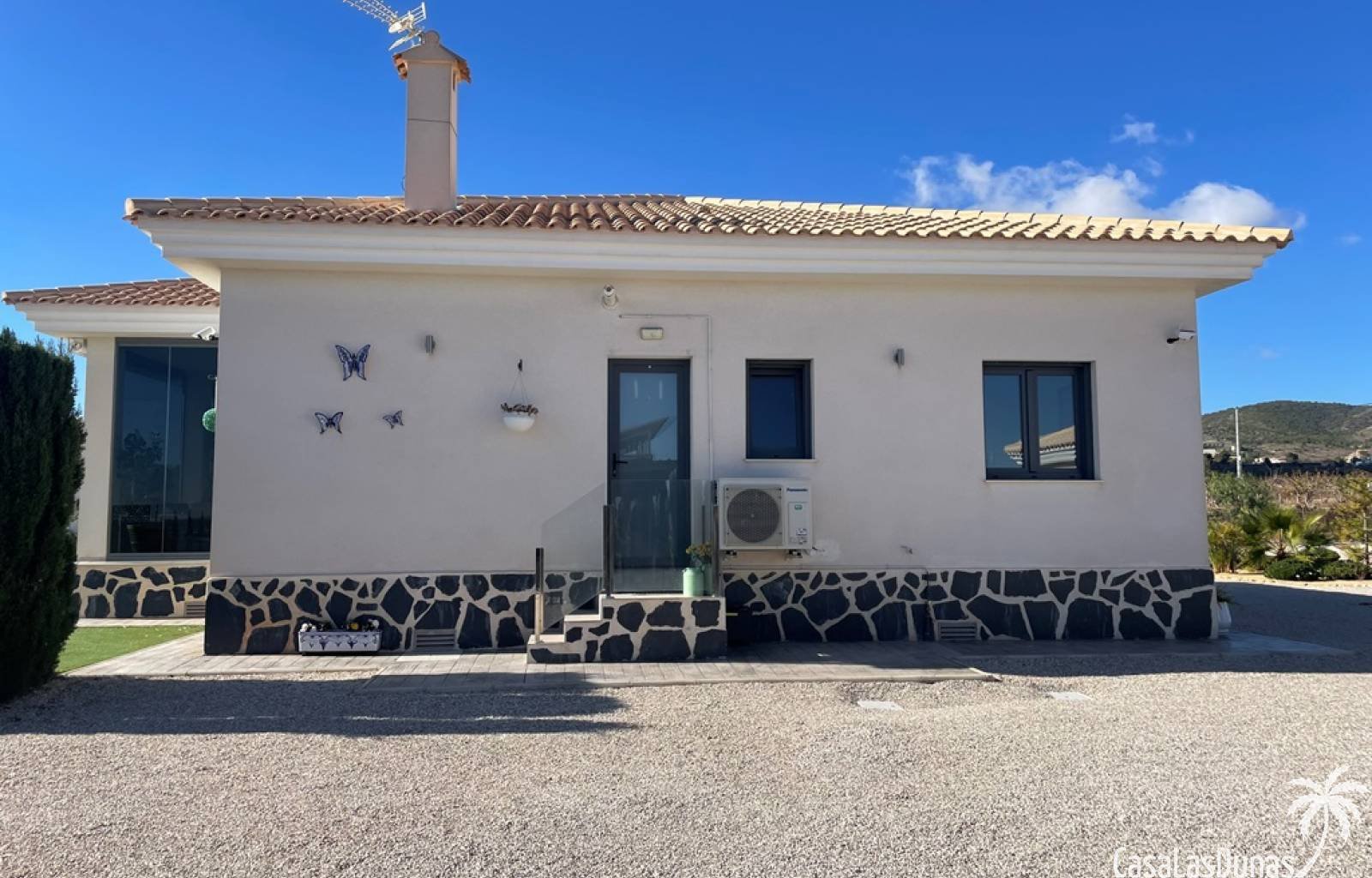  Bauen Sie Ihre eigene Traumvilla in Pinoso ! Es besteht die Möglichkeit, zwischen einem traditionellen Baustil und einem modernen Stil zu wählen. Das