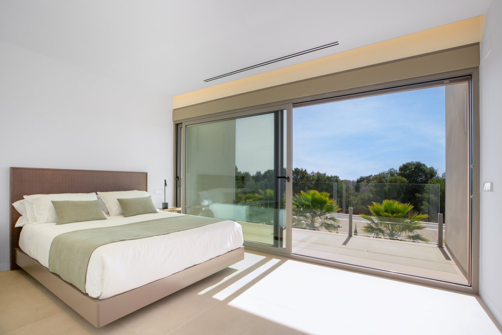  In der exklusiven Gegend von Dehesa de Campoamor gelegen, bietet diese Sammlung von 16 Immobilien eine privilegierte Umgebung für diejenigen, die ein