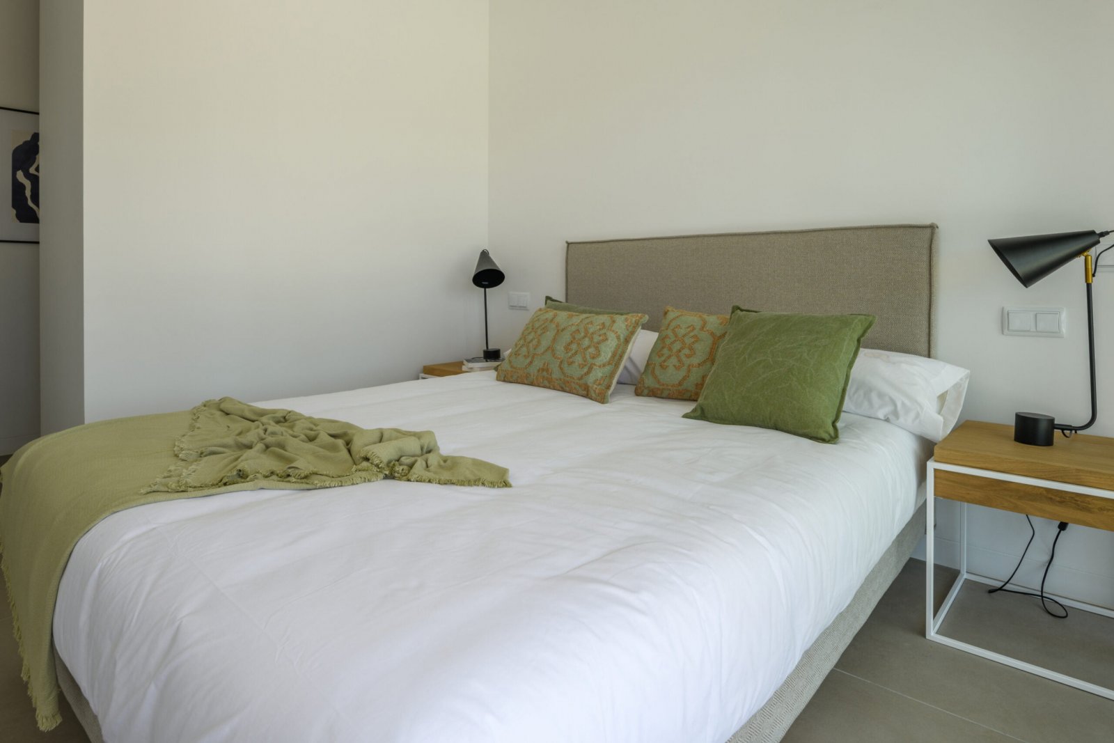  In der exklusiven Gegend von Dehesa de Campoamor gelegen, bietet diese Sammlung von 16 Immobilien eine privilegierte Umgebung für diejenigen, die ein