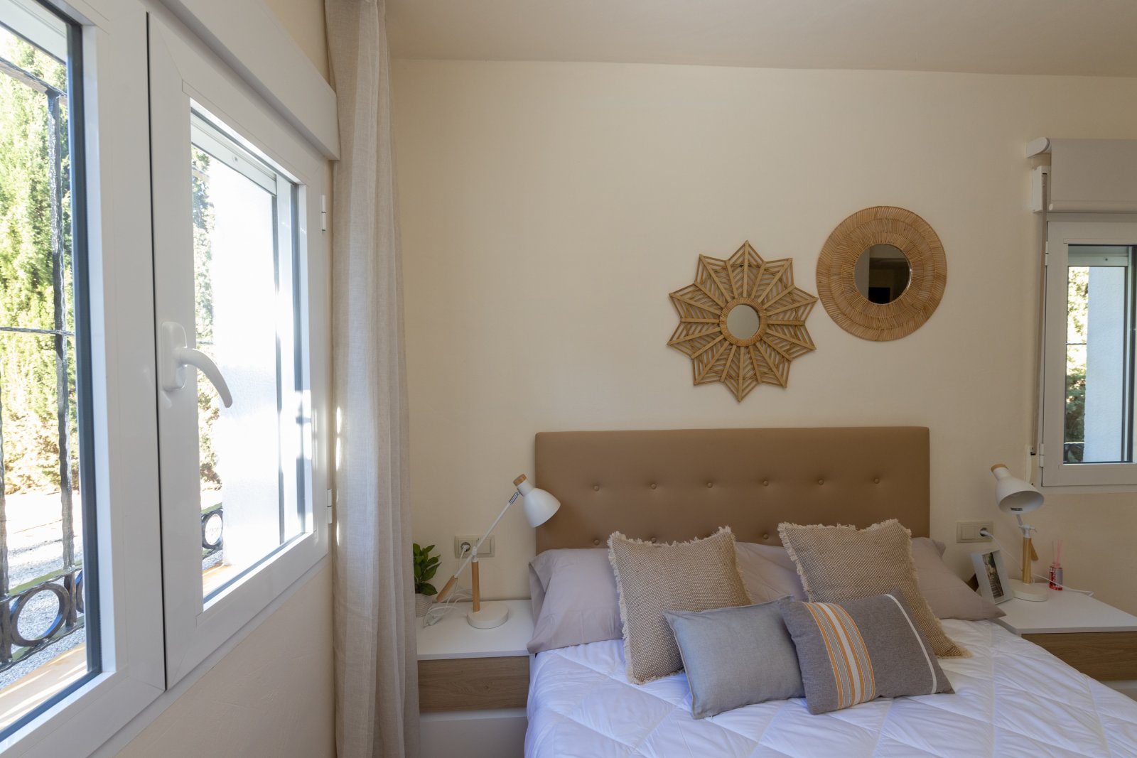  In der charmanten Umgebung von Fuente Álamo gelegen, bietet diese Wohnanlage eine Auswahl von 7 Häusern, die darauf ausgelegt sind, unterschiedliche 