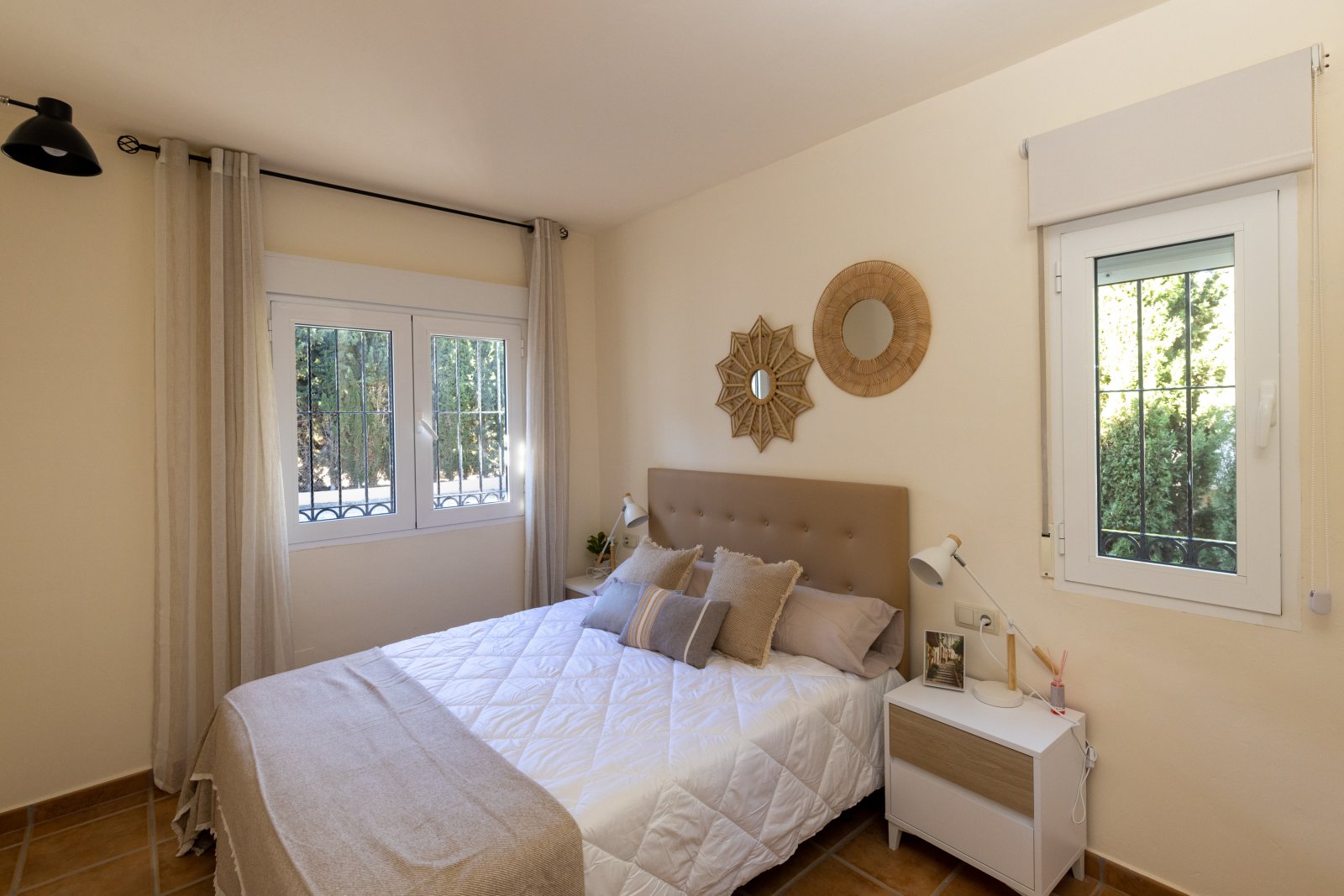  In der charmanten Umgebung von Fuente Álamo gelegen, bietet diese Wohnanlage eine Auswahl von 7 Häusern, die darauf ausgelegt sind, unterschiedliche 