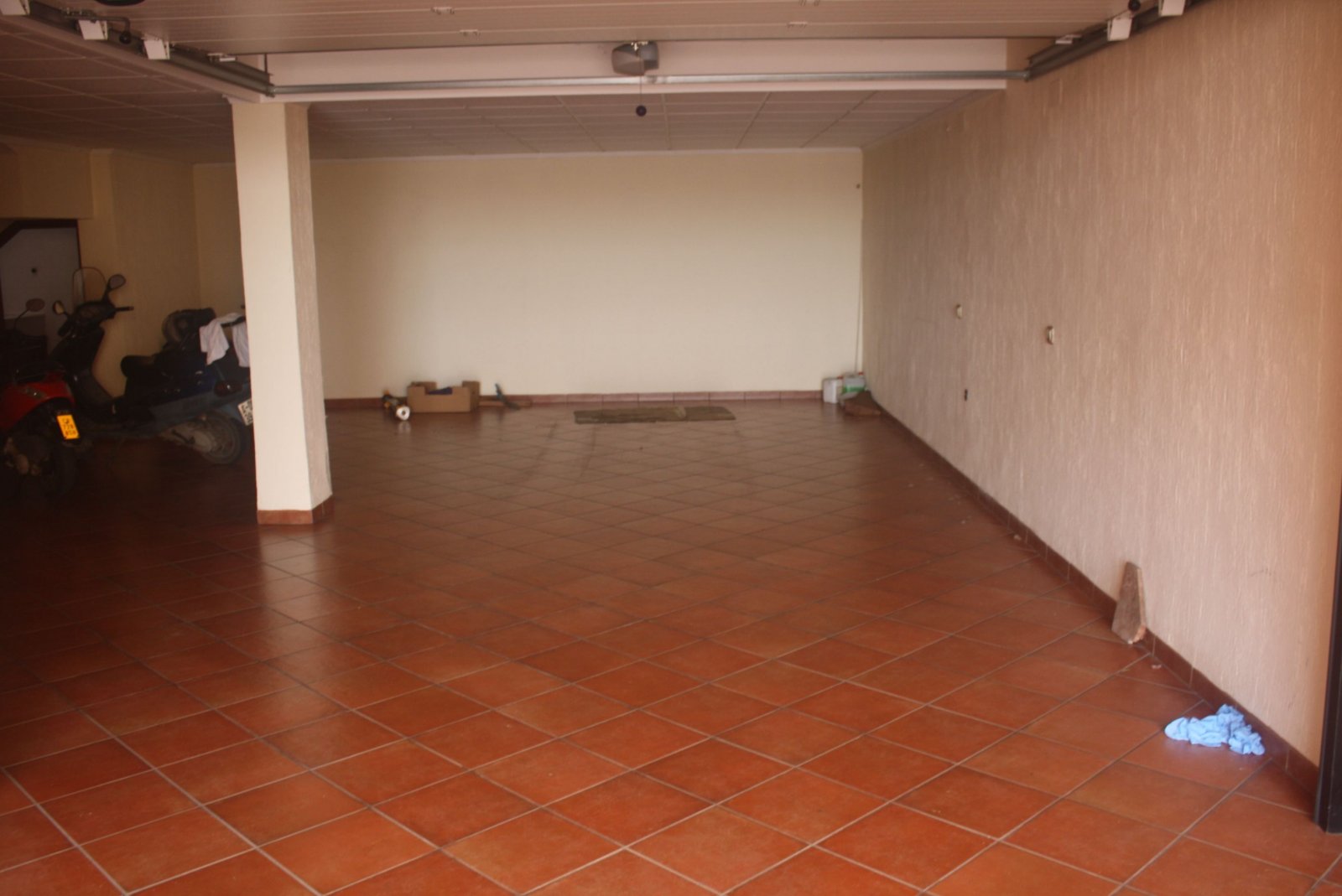  In der charmanten Stadt Torrevieja gelegen, bietet dieses Reihenhaus eine einzigartige Gelegenheit, das Leben an der Costa Blanca zu genießen. Mit nu