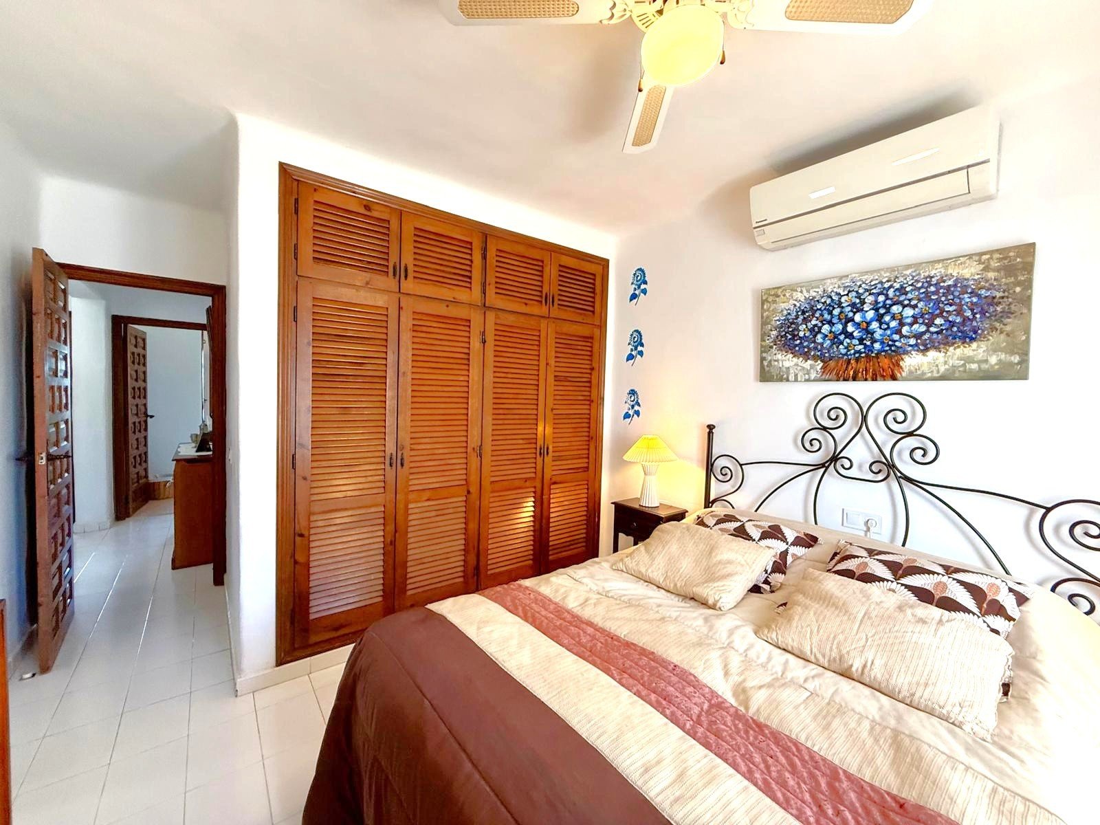   A traditional Spanish style very well maintained villa of 150 m2 including terraces,&amp;#13;&amp;#13;
on ground floor 3 bedrooms, of whic