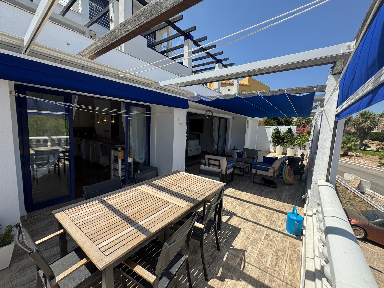   This beautifully maintained Claveles-style apartment is presented in immaculate condition and offers generous indoor and outdoor living spaces. Boas