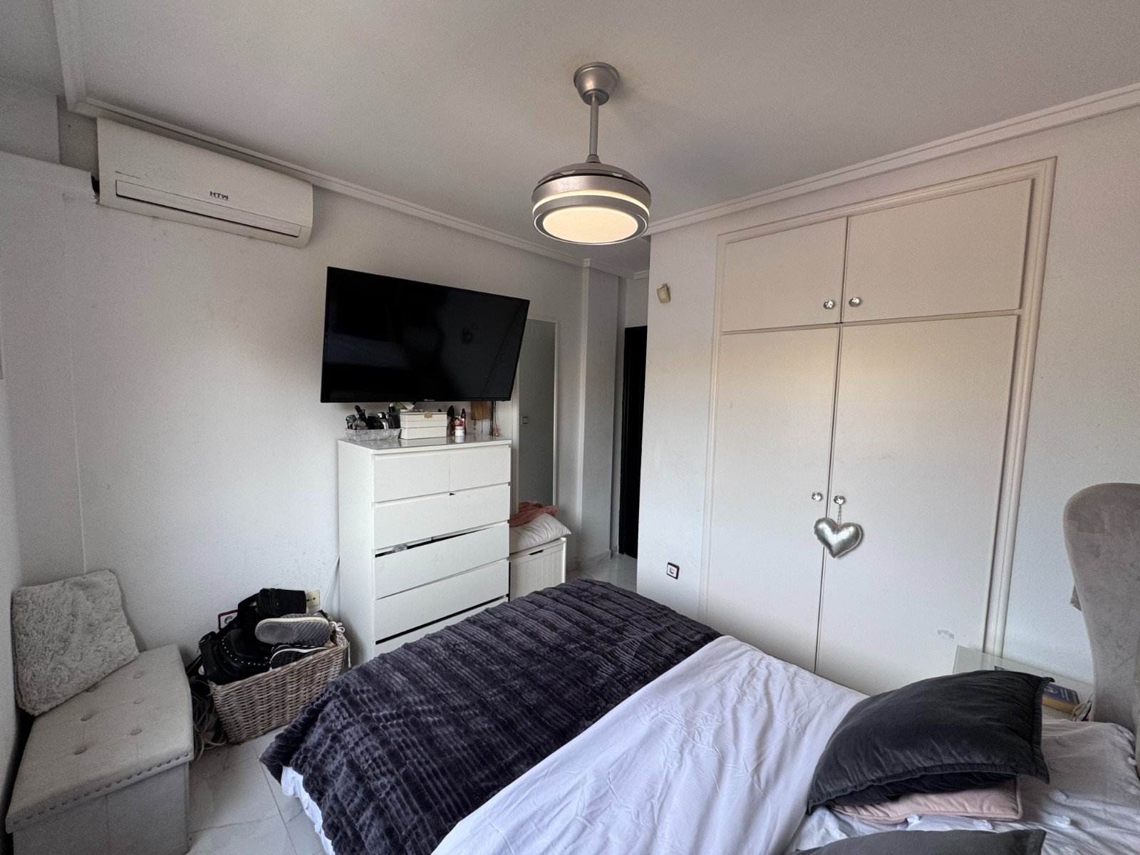   Do not miss this opportunity to acquire a wonderful first-floor apartment in the highly sought-after area of St James Hill. Ideally positioned withi