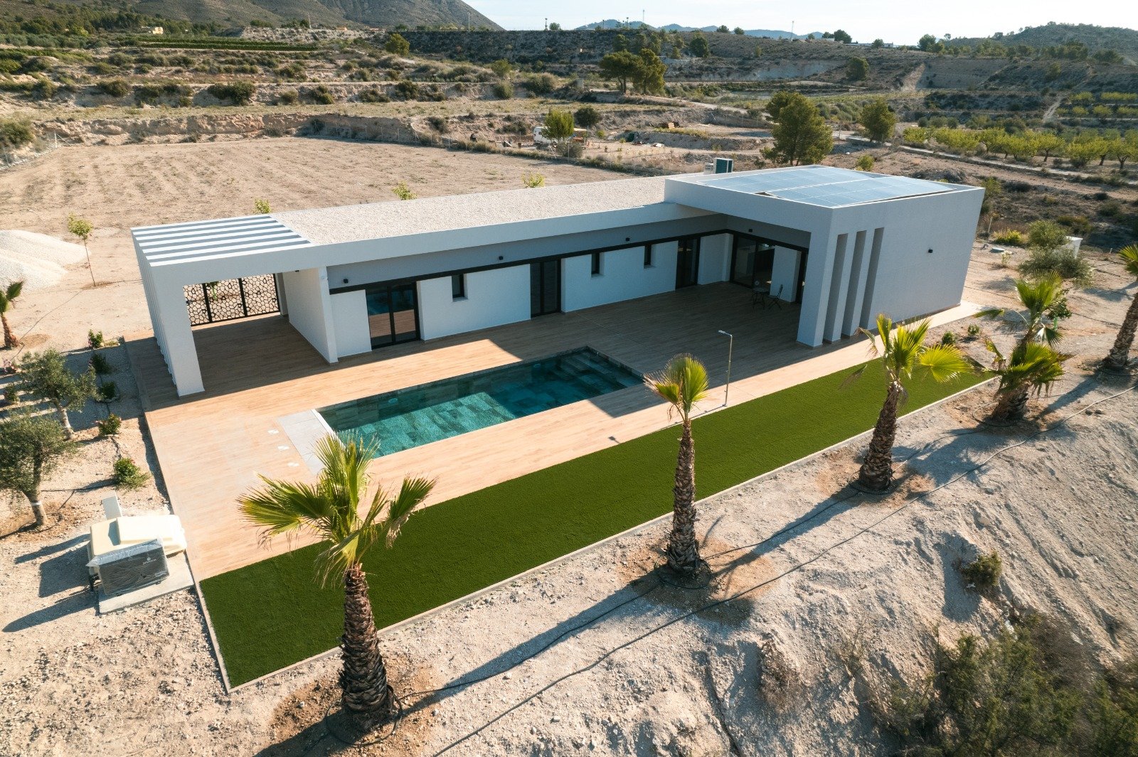  Im charmanten Ort El Pinós gelegen, bietet diese exklusive unabhängige Immobilie eine ruhige und einladende Umgebung. Sie wurde für diejenigen entwor