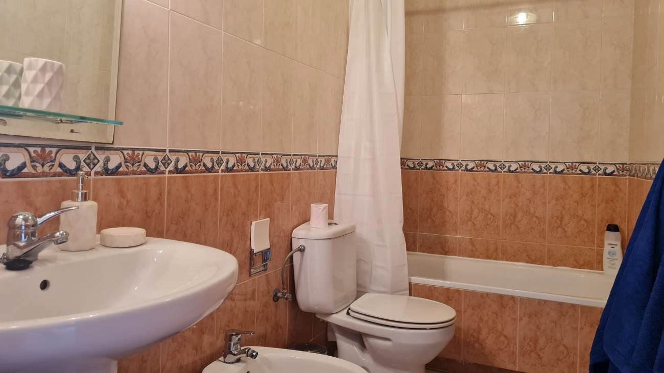  In der beliebten Gegend von El Galán in Orihuela Costa, unweit von Villamartín an der begehrten Costa Blanca Süd, bietet dieses charmante Penthouse-A
