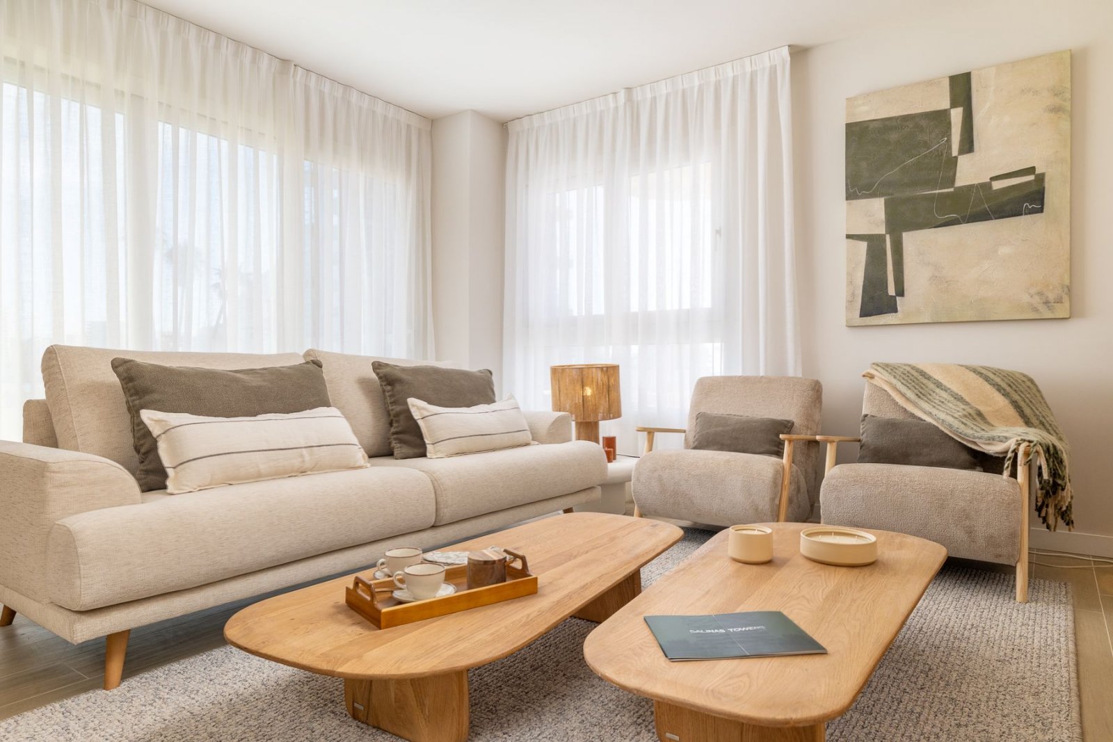  In der wunderschönen Stadt Calpe gelegen, bietet diese exklusive Wohnanlage eine Auswahl von 31 hochwertigen Wohnungen, darunter Apartments und Penth